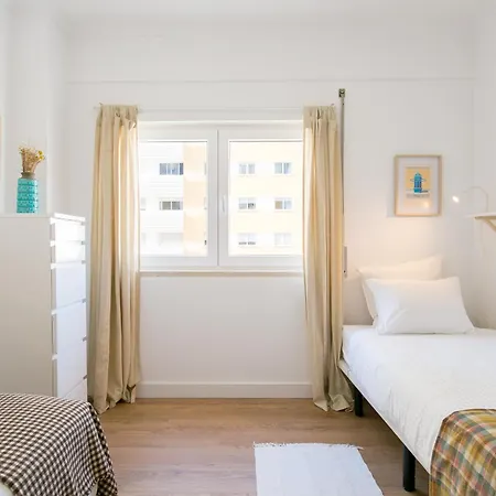 E Confortavel Junto Ao Bairro Da Graca * Lisbon